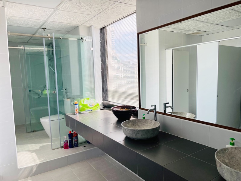 ขายพื้นที่สำนักงาน พี.เอส.ทาวเวอร์ พื้นที่ 610 ตรม. 12 ห้องทำงาน ขาย 55 ล้านบาท