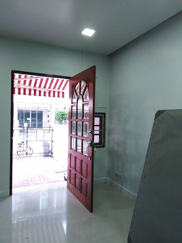 ให้เช่าทาวน์โฮม 3 ชั้น บ้านกลางเมือง สาทร-ตากสิน พื้นที่ 20 ตรว. 3 ห้องนอน เช่า 22,000 บ/ด