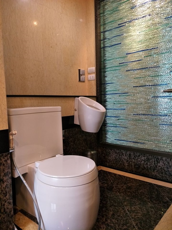 ขายคอนโด อเวนิว 61 พื้นที่ 102 ตร.ม. 2 ห้องนอน ขาย 13 ล้านบาท