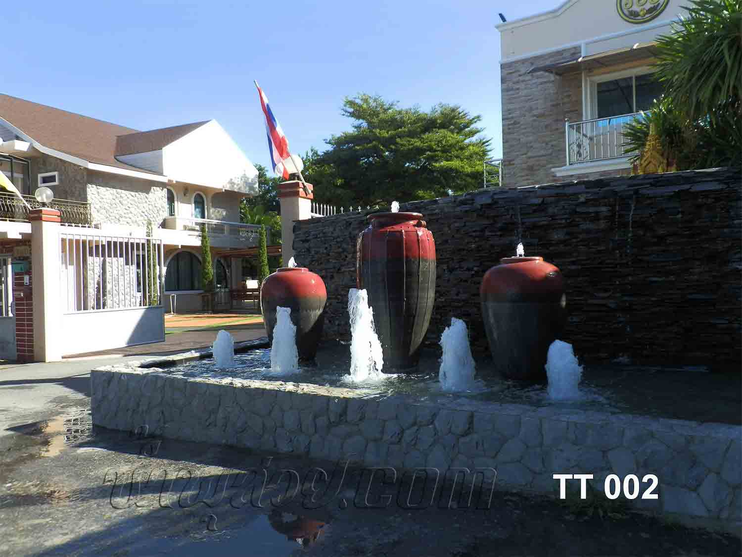 บ่อน้ำพุทรงต้นสน 5 หัว ,อ่างน้ำล้น 3 ใบ และน้ำตกรินกำแพง ที่ บ.ทีทีขนส่ง นครปฐม