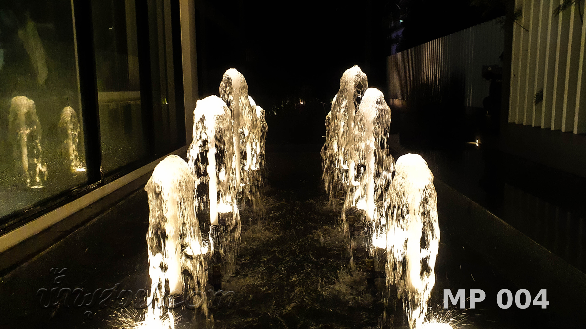 น้ำพุฟองเบียร์ เอ็มพี กรุ๊ป (ประเทศไทย) ประดิษฐ์มนูธรรม