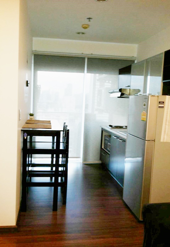 ให้เช่าคอนโด เดอะ คอมพลีท ราชปรารภ พื้นที่ 36 ตร.ม. 1 ห้องนอน เช่า 26,000 บ/ด