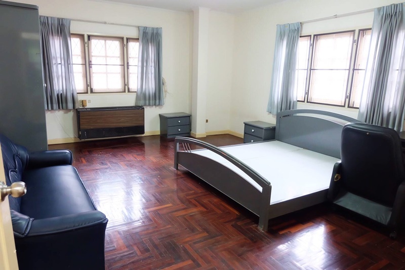 ให้เช่าบ้านเดี่ยว 2 ชั้น รามคำแหง 76 พื้นที่ 75 ตรว. 4 ห้องนอน เช่า 25,000 บ/ด