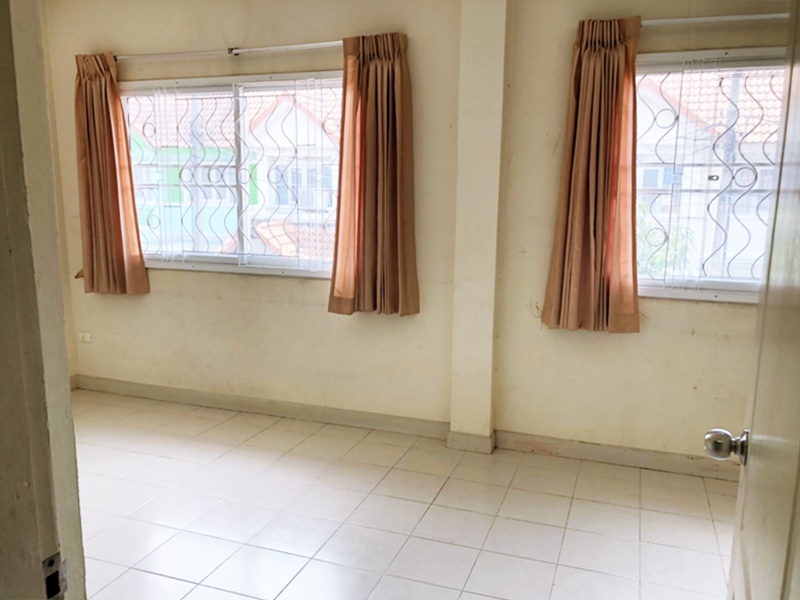 ให้เช่าทาวน์เฮาส์ 2 ชั้น ย่านบางใหญ่ พื้นที่ 19.5 ตรว. 3 ห้องนอน เช่า 7,000 บ/ด