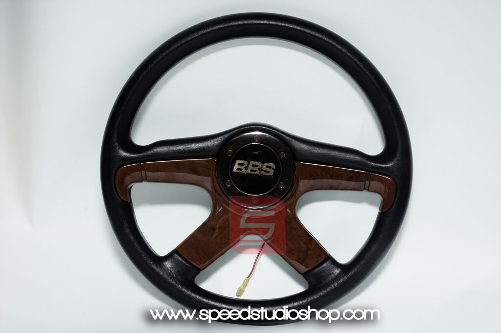 พวงมาลัย BBS 4 ก้าน ลายไม้ walnut