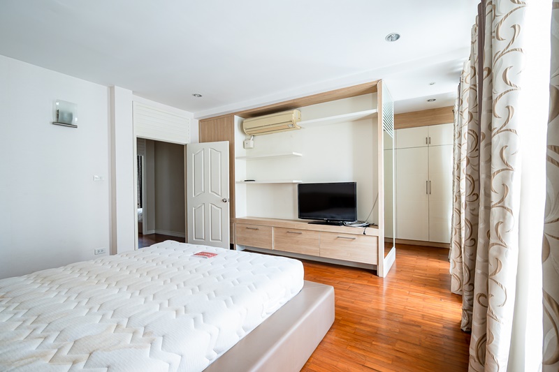 ให้เช่าทาวน์โฮม 4 ชั้น ย่านสุขุมวิท พื้นที่ 30 ตรว. 4 ห้องนอน เช่า 85,000 บ/ด