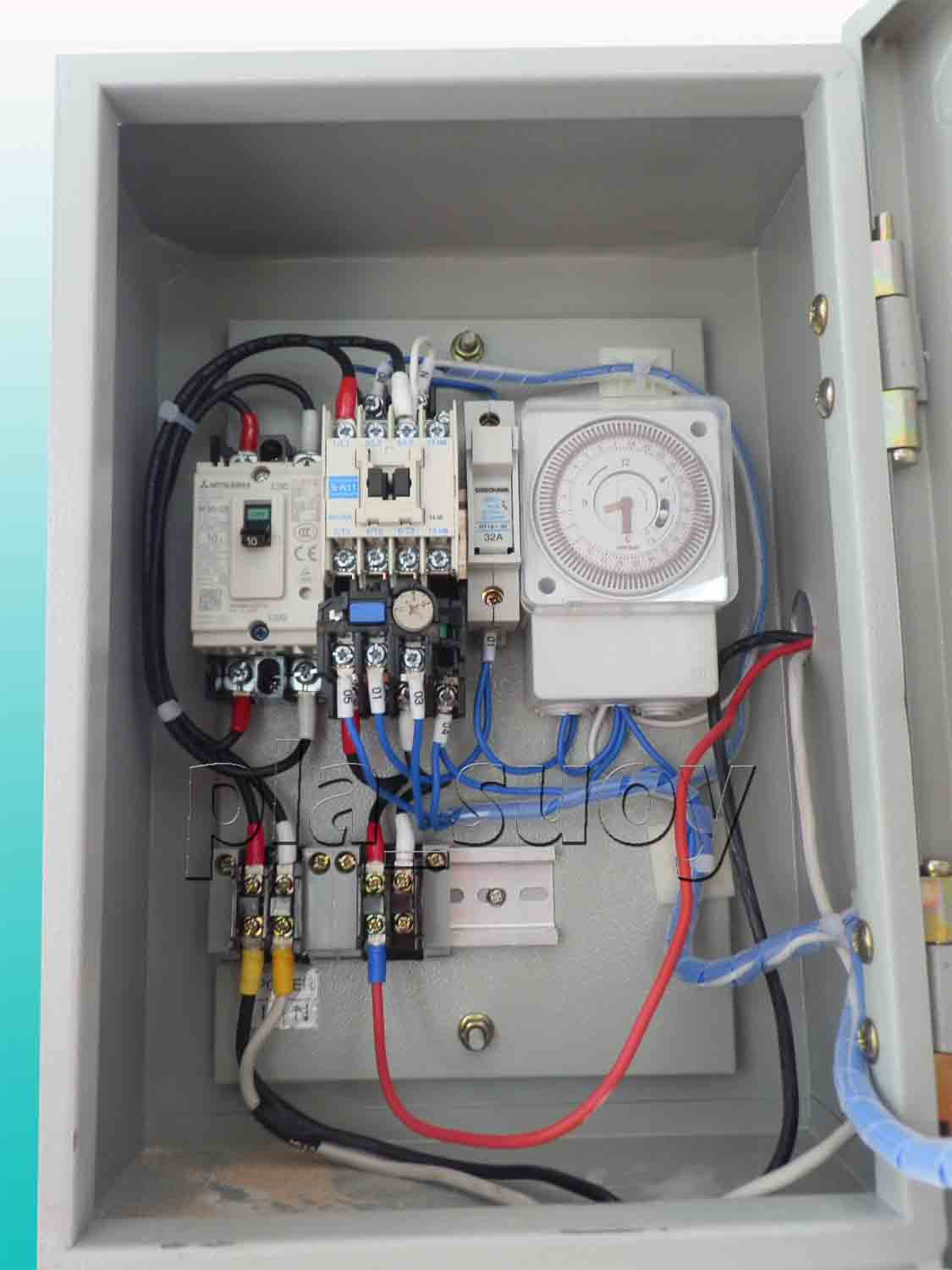 น้ำพุแต่งสวน ที่ หน้าโครงการหมู่บ้าน ร่มรื่น กรีน พาร์ค