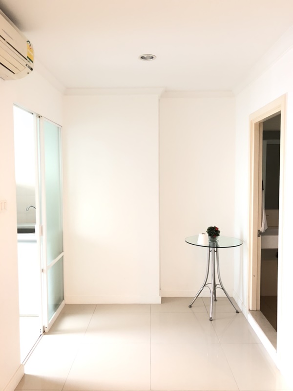 ขายคอนโด ลุมพินี เพลส พระราม 9 พื้นที่ 37 ตร.ม. 1 ห้องนอน ขาย 3.3 ล้านบาท