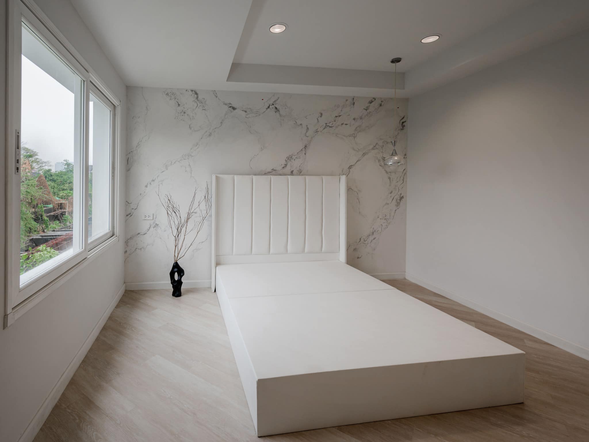 ขาย/ให้เช่า ทาวน์โฮม 4.5 ชั้น ย่านจตุจักร พื้นที่ 26 ตรว. 5 ห้องนอน เช่า 300,000 บ/ด ขาย 19.99 ล้าน