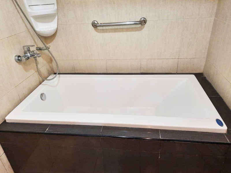 ให้เช่าคอนโด เดอะ โคลเวอร์ ทองหล่อ พื้นที่ 57 ตร.ม. 1 ห้องนอน เช่า 18,000 บ/ด