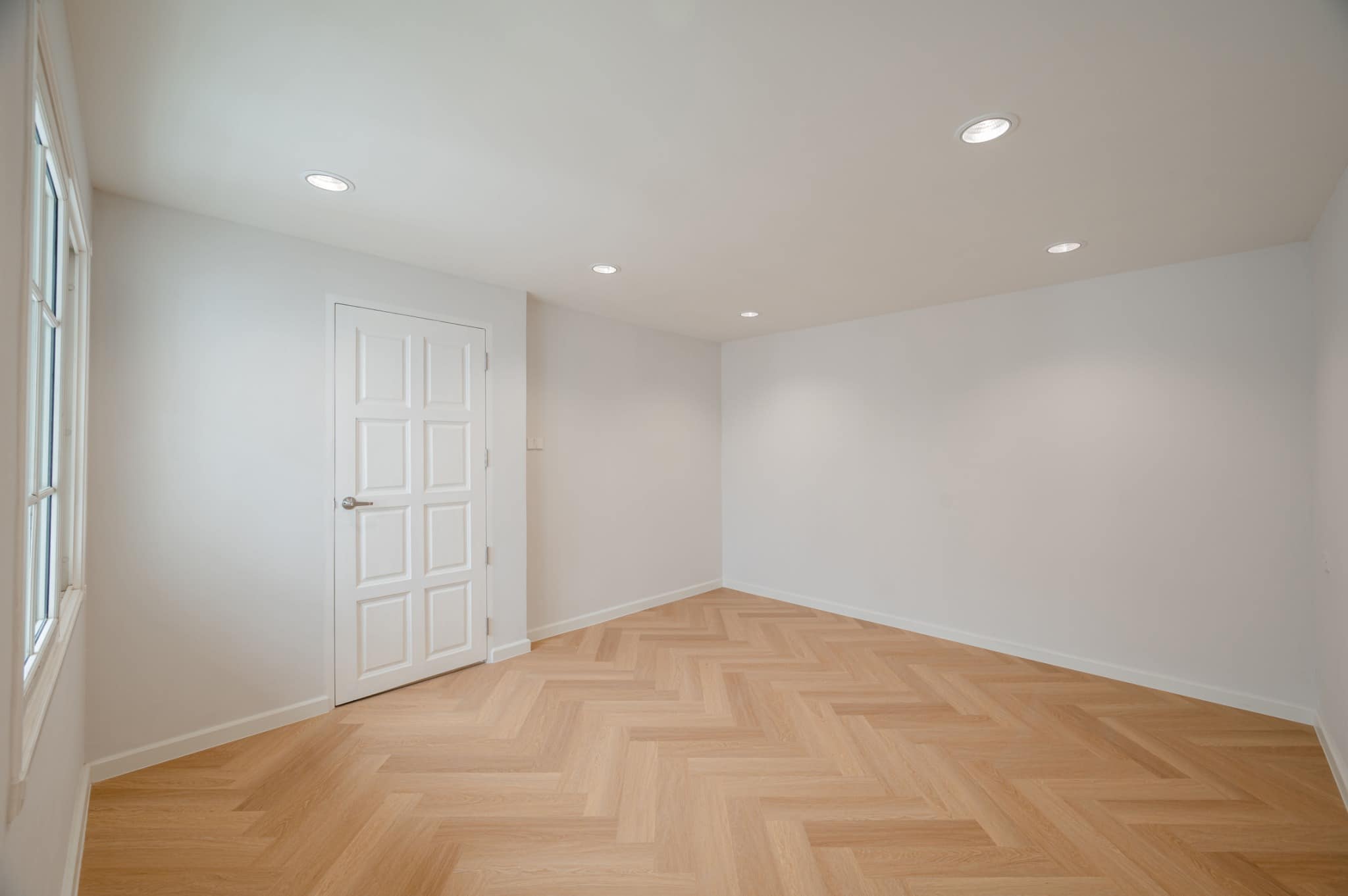 ขาย/ให้เช่า ทาวน์โฮม 4.5 ชั้น ย่านจตุจักร พื้นที่ 26 ตรว. 5 ห้องนอน เช่า 300,000 บ/ด ขาย 19.99 ล้าน