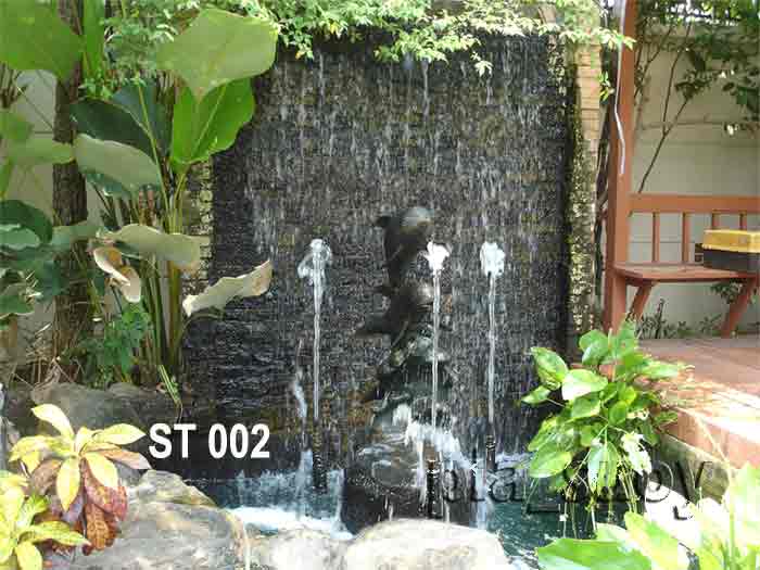 น้ำพุในบ่อเลี้ยงปลา ที่บ้านคุณ สุเทพ