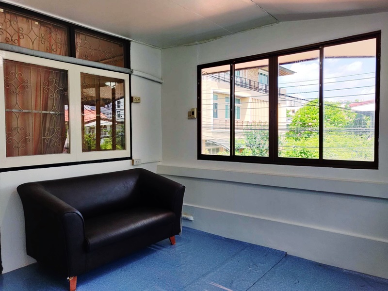 ให้เช่าบ้านเดี่ยว 2 ชั้น ย่านรัชดา พื้นที่ 60 ตรว. 3 ห้องนอน เช่า 60,000 บ/ด