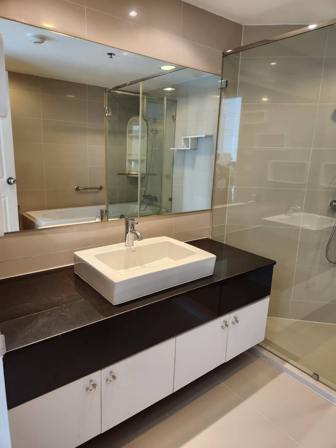 ขาย/ให้เช่า คอนโด เบลล์ แกรนด์ พระราม 9 พื้นที่ 89 ตรม. 2 ห้องนอน เช่า 38,000 บ/ด ขาย 10.9 ลบ.