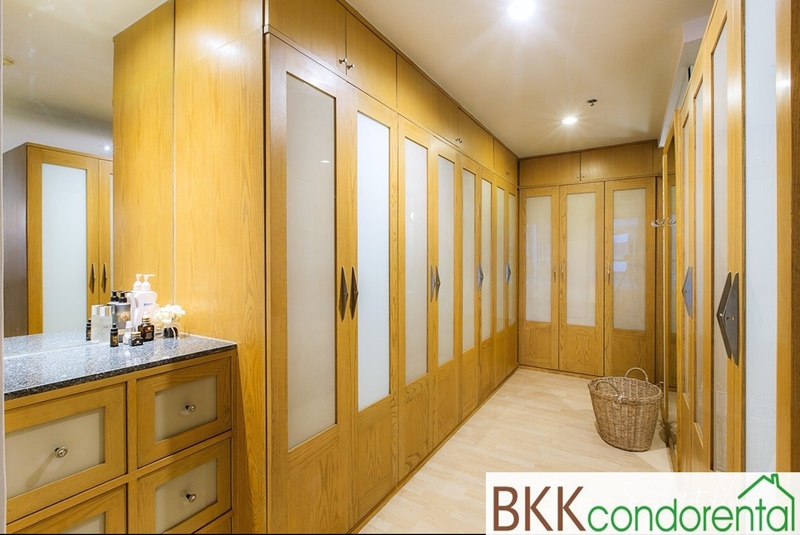 ให้เช่าคอนโด รีเจ้นท์ รอยัล เพลส 2 พื้นที่ 69 ตรม. 1 ห้องนอน เช่า 35,000 บาท/เดือน