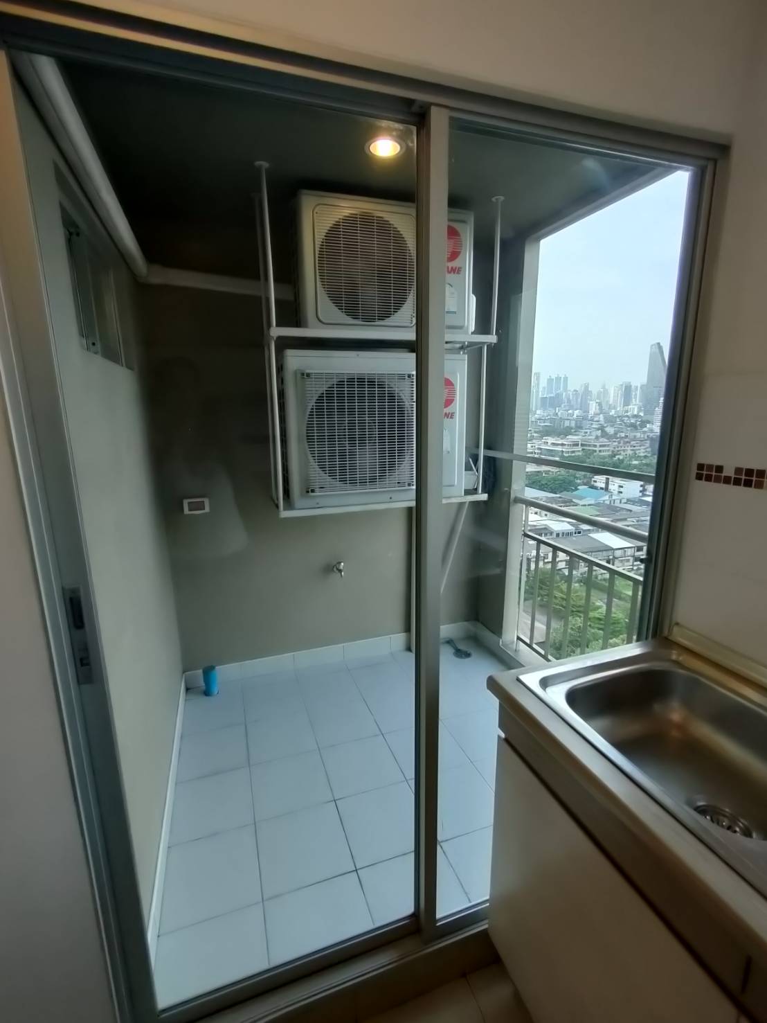 ให้เช่าคอนโด ลุมพินี เพลส พระราม 4 - กล้วยน้ำไท 37 ตรม. 1 ห้องนอน เช่า 15,000 /เดือน