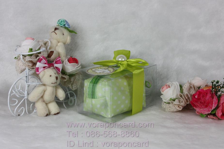 กระเป๋ากระบอกลายจุดแพคกล่อง PVC พร้อมโบว์และป้ายชื่อ