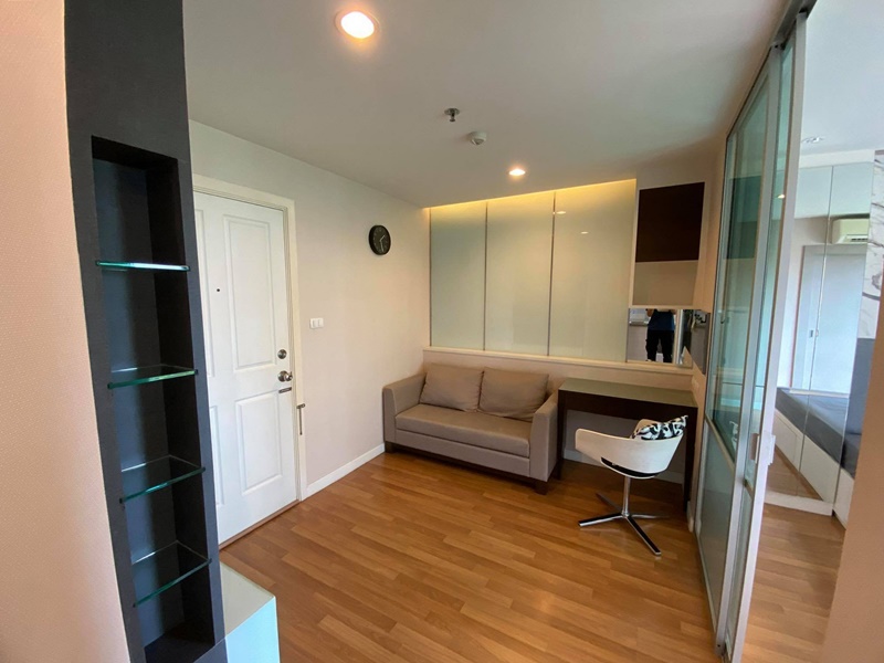 ให้เช่าคอนโด ลุมพินี พาร์ค ริเวอร์ไซด์-พระราม 3 พื้นที่ 28 ตร.ม. 1 ห้องนอน เช่า 11,000 บ/ด