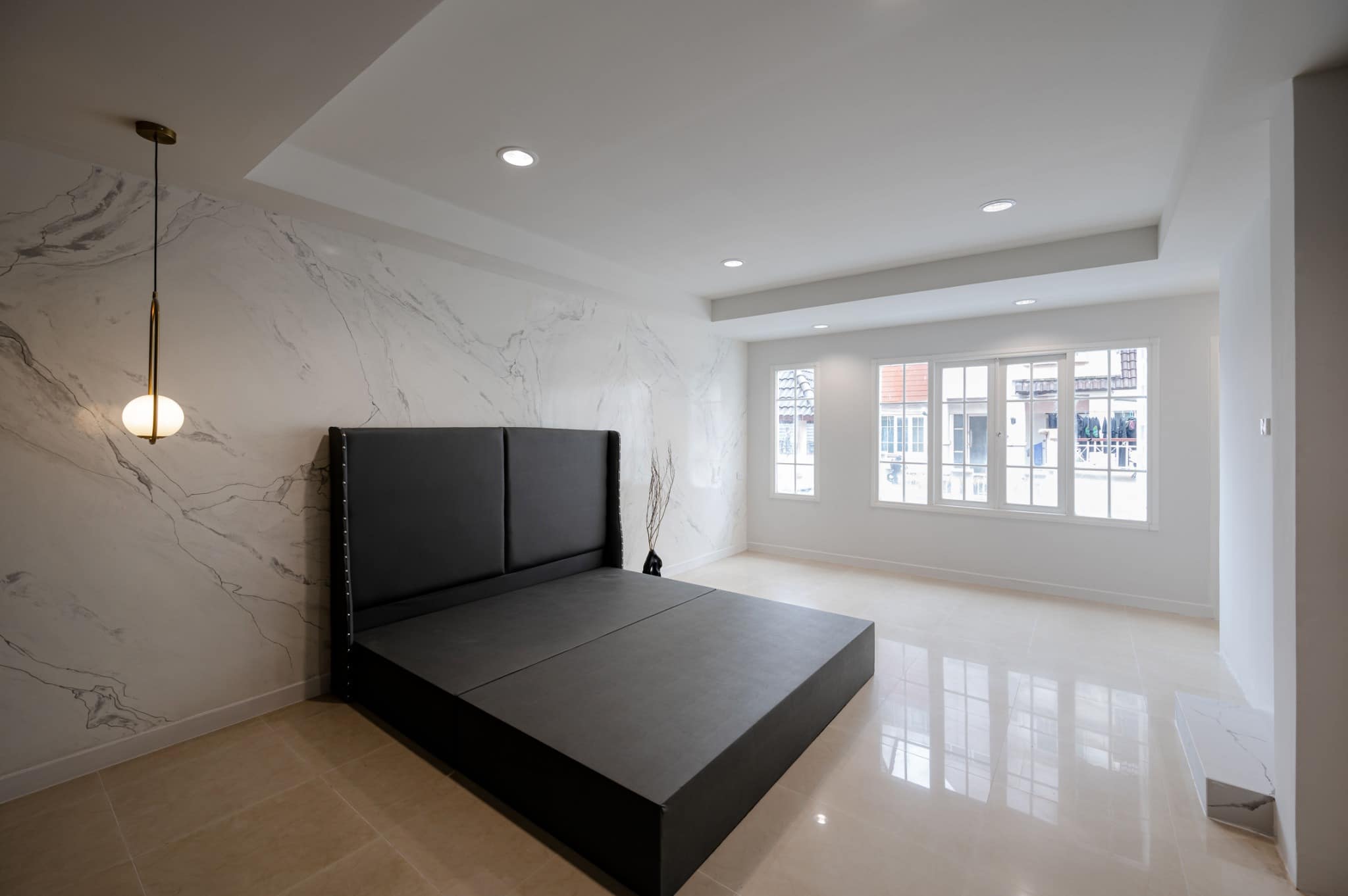 ขาย/ให้เช่า ทาวน์โฮม 4.5 ชั้น ย่านจตุจักร พื้นที่ 26 ตรว. 5 ห้องนอน เช่า 300,000 บ/ด ขาย 19.99 ล้าน