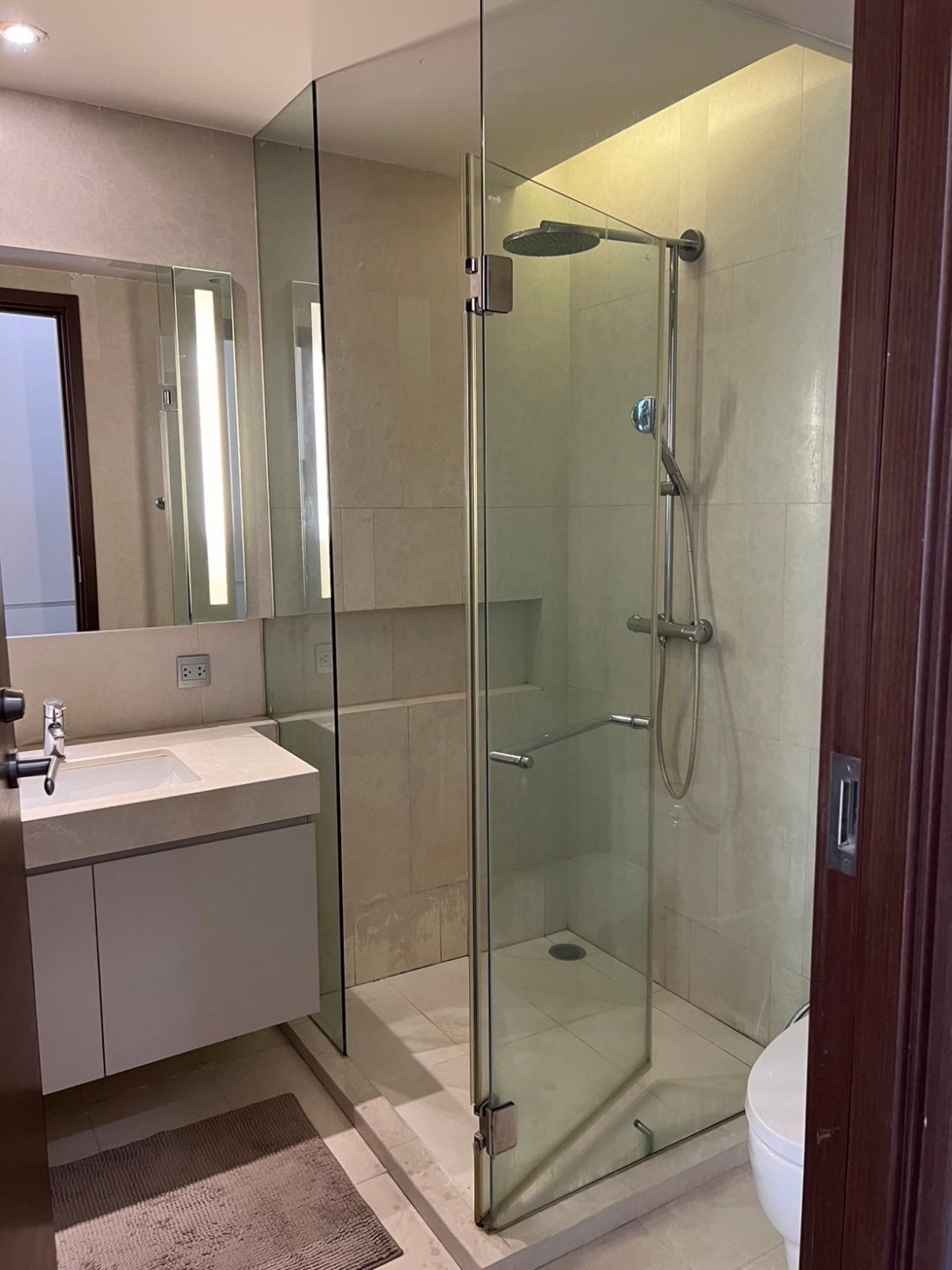 ให้เช่าคอนโด ควอทโทร บาย แสนสิริ พื้นที่ 55 ตร.ม. 1 ห้องนอน ให้เช่า 45,000 บ/ด