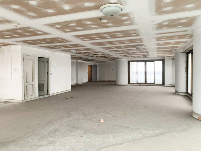 ขายคอนโด สเตท ทาวเวอร์ คอนโดมิเนียม 174 ตรม. (ห้องเปล่า) ขาย 15.2 ล้านบาท