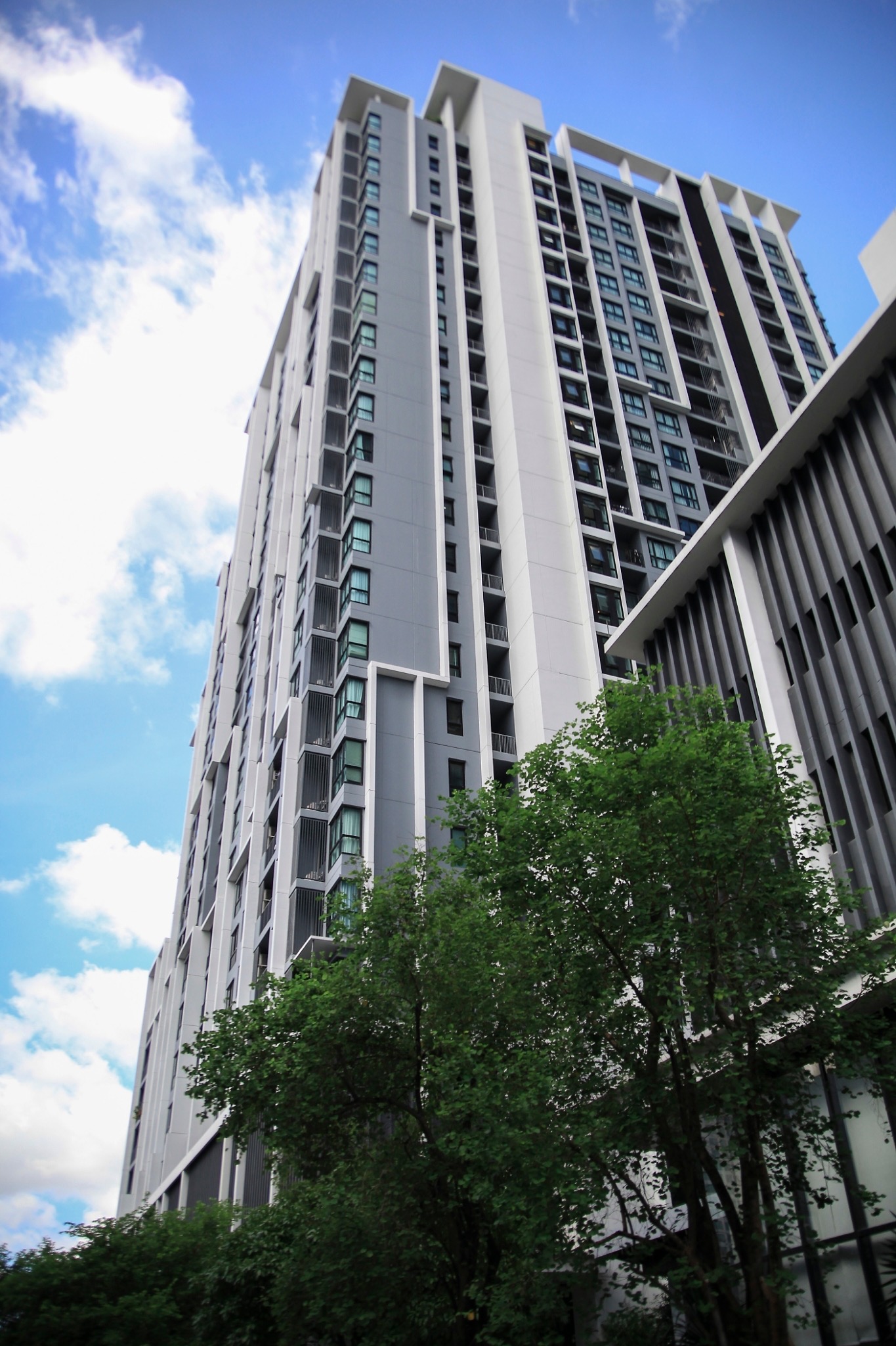 ให้เช่าคอนโด ควินน์ รัชดา 17 พื้นที่ 45 ตร.ม. 1 ห้องนอน เช่า 22000 บ/ด