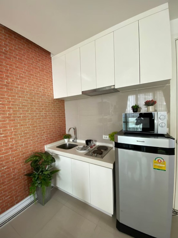 เข่า/ ขายคอนโด ทีซี กรีน พระราม 9 พื้นที่ 39 ตร.ม. 1 ห้องนอน เช่า 15,500 บาท ขาย 3.4 ล้านบาท