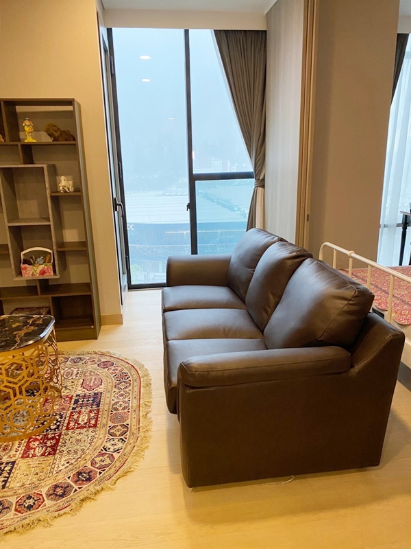 ให้เช่าคอนโด ไซมิส เอ๊กซ์คลูซีพ ควีนส์ พื้นที่ 35 ตร.ม. 1 ห้องนอน เช่า 26,000 บ/ด