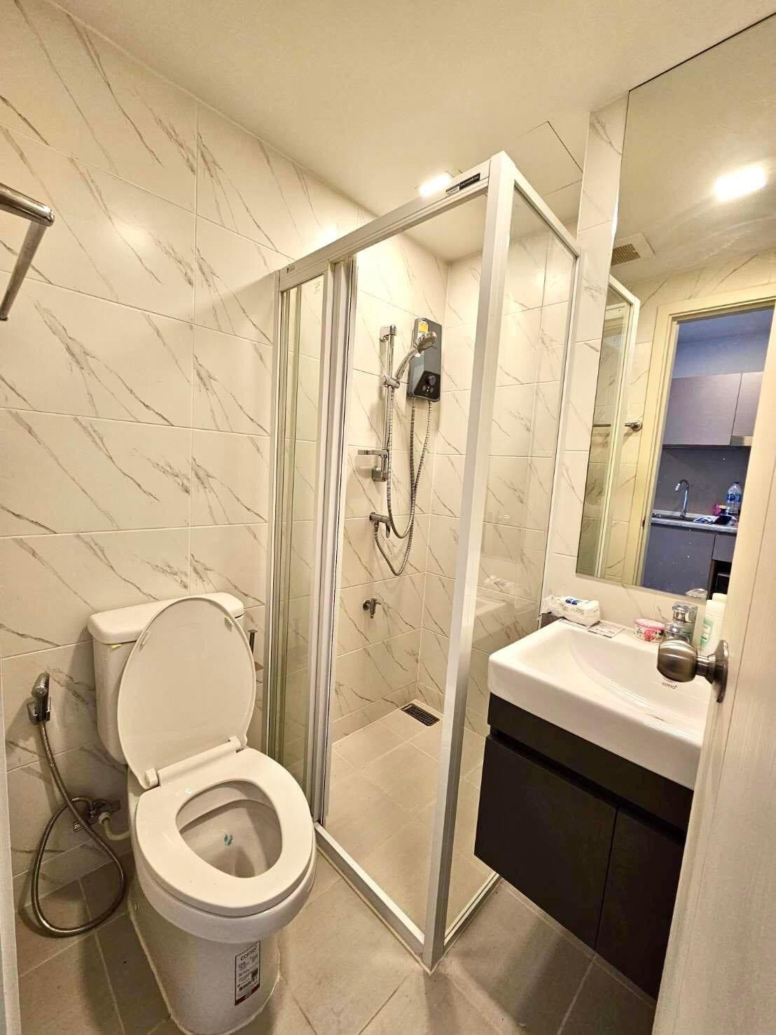 ให้เช่า Atmoz Ratchada - Huaikwang แอทโมช รัชดา - ห้วยขวาง รูปแบบห้อง 1 ห้องนอน, 1 ห้องน้ำ อาคาร C ชั้น 3 ขนาด 24 ตร.ม. ราคาเช่า 11,000 บาท/เดือน