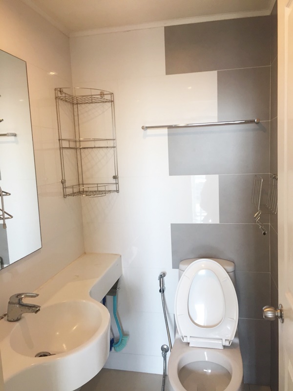 ให้เช่าคอนโด ลุมพินี เพลส พระราม 4-กล้วยน้ำไท 28 ตร. ม. 1 ห้องนอน เช่า 9,500 บ/ด