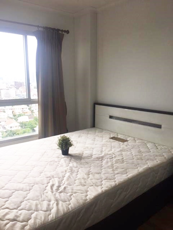 ให้เช่าคอนโด ลุมพินี เพลส รัชโยธิน พื้นที่ 28 ตร.ม. 1 ห้องนอน เช่า 9,500 บ/ด