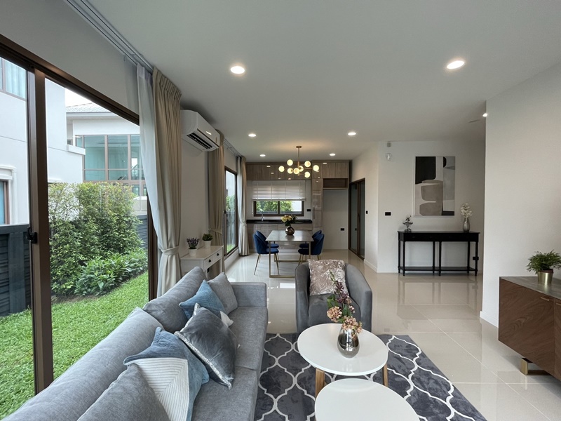 ให้เช่าบ้านเดี่ยว 2 ชั้น ย่านบางกะปิ พื้นที่ 196 ตรม. 4 ห้องนอน เช่า 120,000 บ/ด