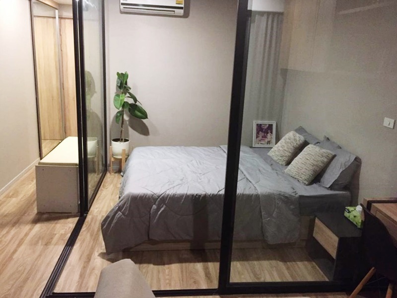 ให้เช่า บลอสซั่ม คอนโด สาทร-เจริญราษฎร์ 30 ตร.ม. 1 ห้องนอน เช่า 13,500 บ/ด
