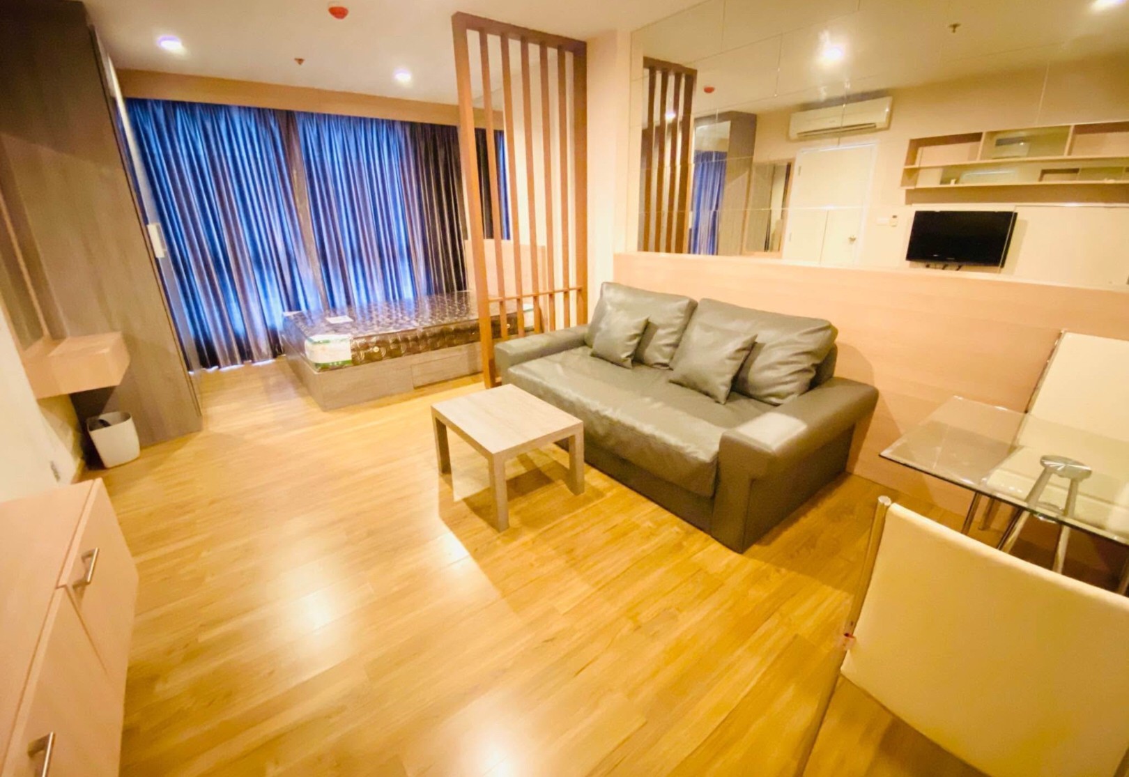 ให้เช่าคอนโด เดอะ ทรี อินเตอร์เชนจ์ พื้นที่ 30 ตร.ม. สตูดิโอ เช่า 11,000 บ/ด