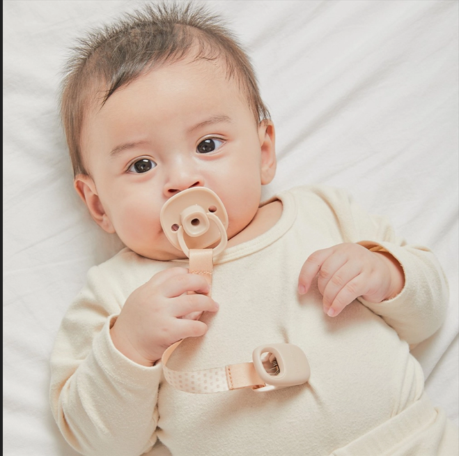 Moyuum จุกหลอก แบบมีห่วง แบบซิลิโคนทั้งชิ้น สำหรับเด็ก