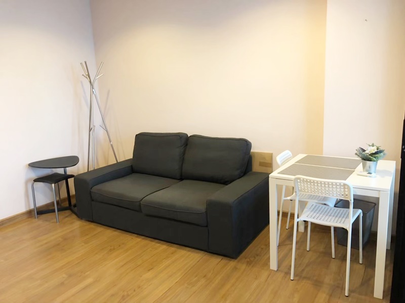 ขาย / เช่า เดอะ ทรี อินเตอร์เชนจ์ พื้นที่ 36 ตร.ม. 1 ห้องนอน ขาย 2.85 ล้านบาท เช่า 12,000 บาท