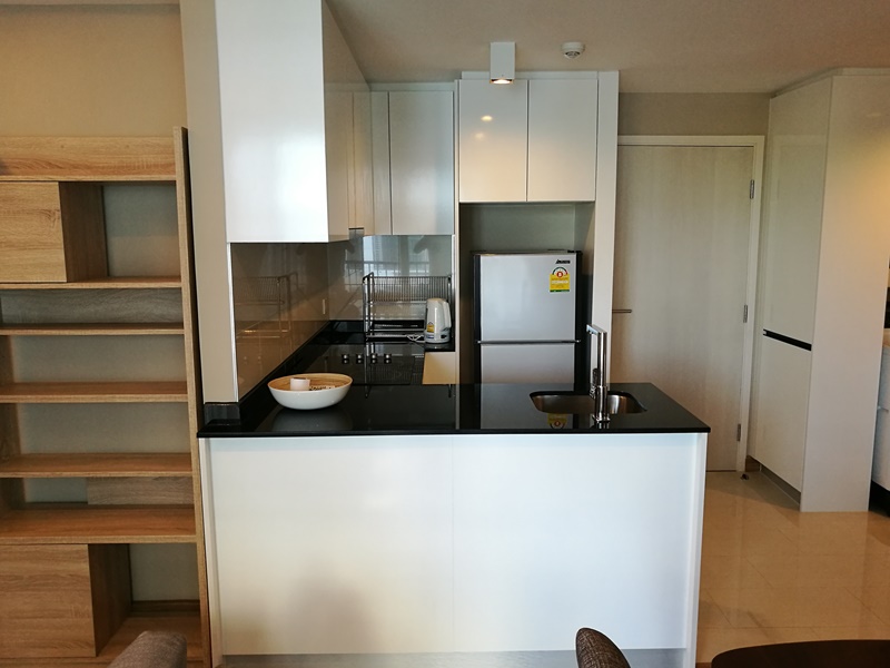 ขาย/ให้เช่าคอนโด มาเอสโตร 39 พื้นที่ 60 ตร.ม. 2 ห้องนอน เช่า 35,000 บ/ด ขาย 8.6 ล.