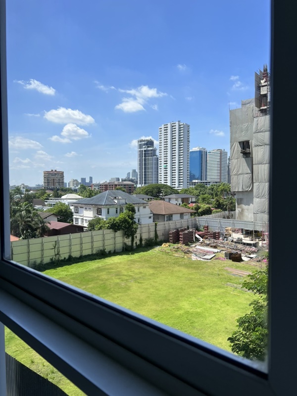 ขาย/ให้เช่า เฮช คิว ทองหล่อ 40 ตรม. 1 ห้องนอน เช่า 45,000 บาท/เดือน ขาย 10.5 ล้านบาท