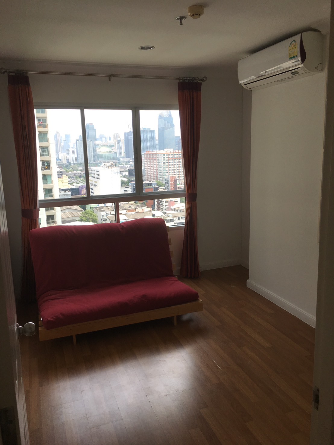 ให้เช่าคอนโด ลุมพินี เพลส พระราม 9 พื้นที่ 70 ตร.ม. 2 ห้องนอน เช่า 26,000 บ/ด