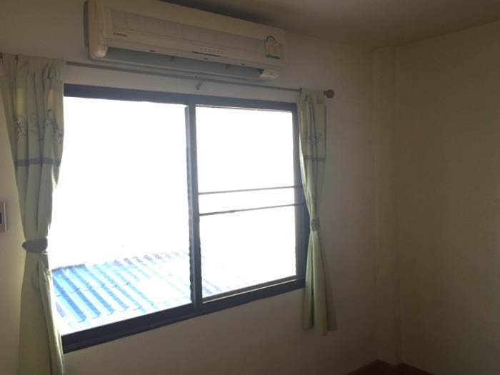 ให้เช่าทาวน์โฮม 3ชั้น ย่านลาดพร้าว 80 พื้นที่ 21 ตรว. 4 ห้องนอน เช่า 14,000 บ/ด