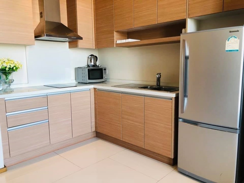 ให้เช่าคอนโด ดิ เอ็มโพริโอ เพลส พื้นที่ 73 ตร.ม. 1 ห้องนอน เช่า 45,000 บ/ด