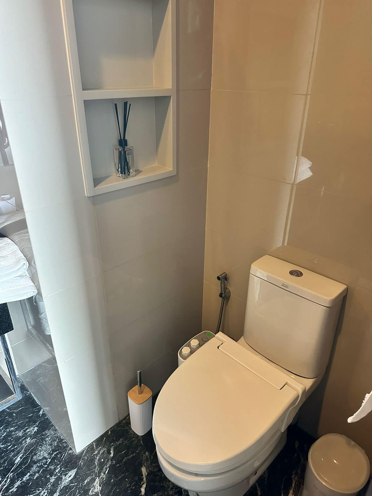 ให้เช่าคอนโด เอดจ์ สุขุมวิท 23 พื้นที่ 32 ตรม. 1 ห้องนอน ราคาเช่า 25,000 /เดือน