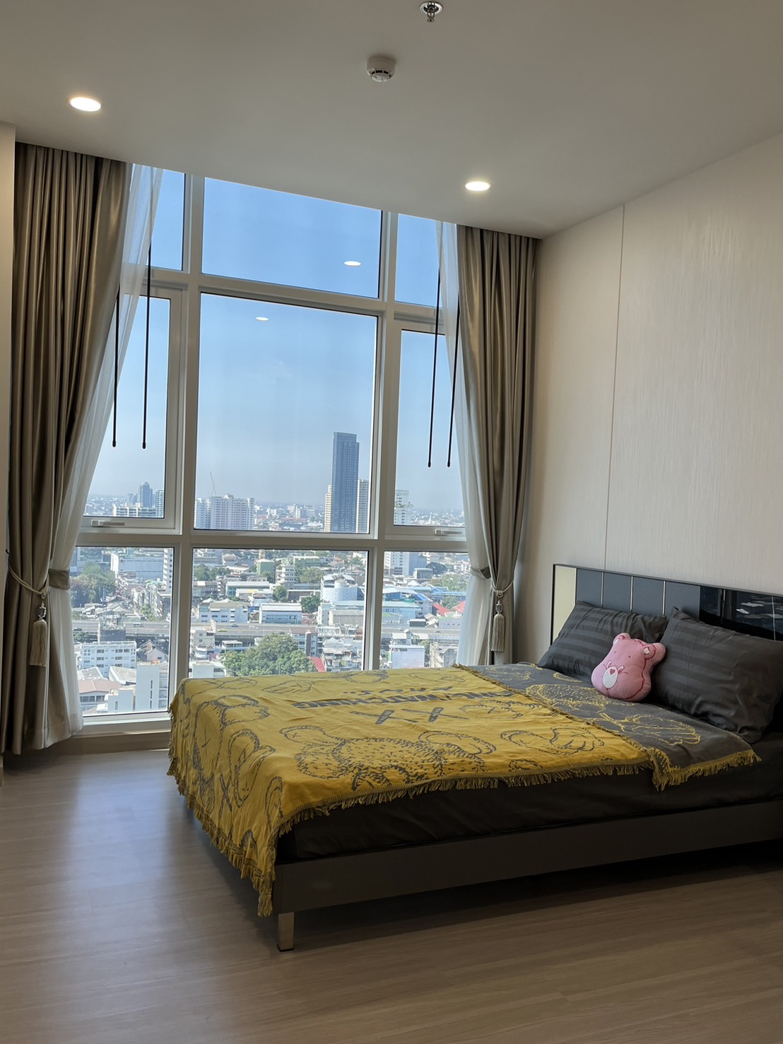 Condo For Rent Supalai Prenier Si Phraya-Samyan ขนาด 1 ห้องนอน 1 ห้องน้ำ พื้นที่ 42.1 ตารางเมตร ชั้น 24 ( ห้องใหม่วิวสวย เห็นโค้งแม่น้ำเจ้าพระยา )