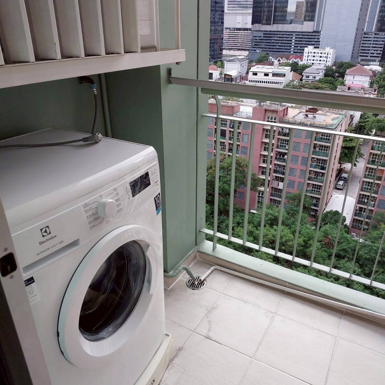 ให้เช่าคอนโด ลุมพินี เพลส พระราม 9 ตึก C ชั้น 14 พื้นที่ 35 ตรม. 1 ห้องนอน