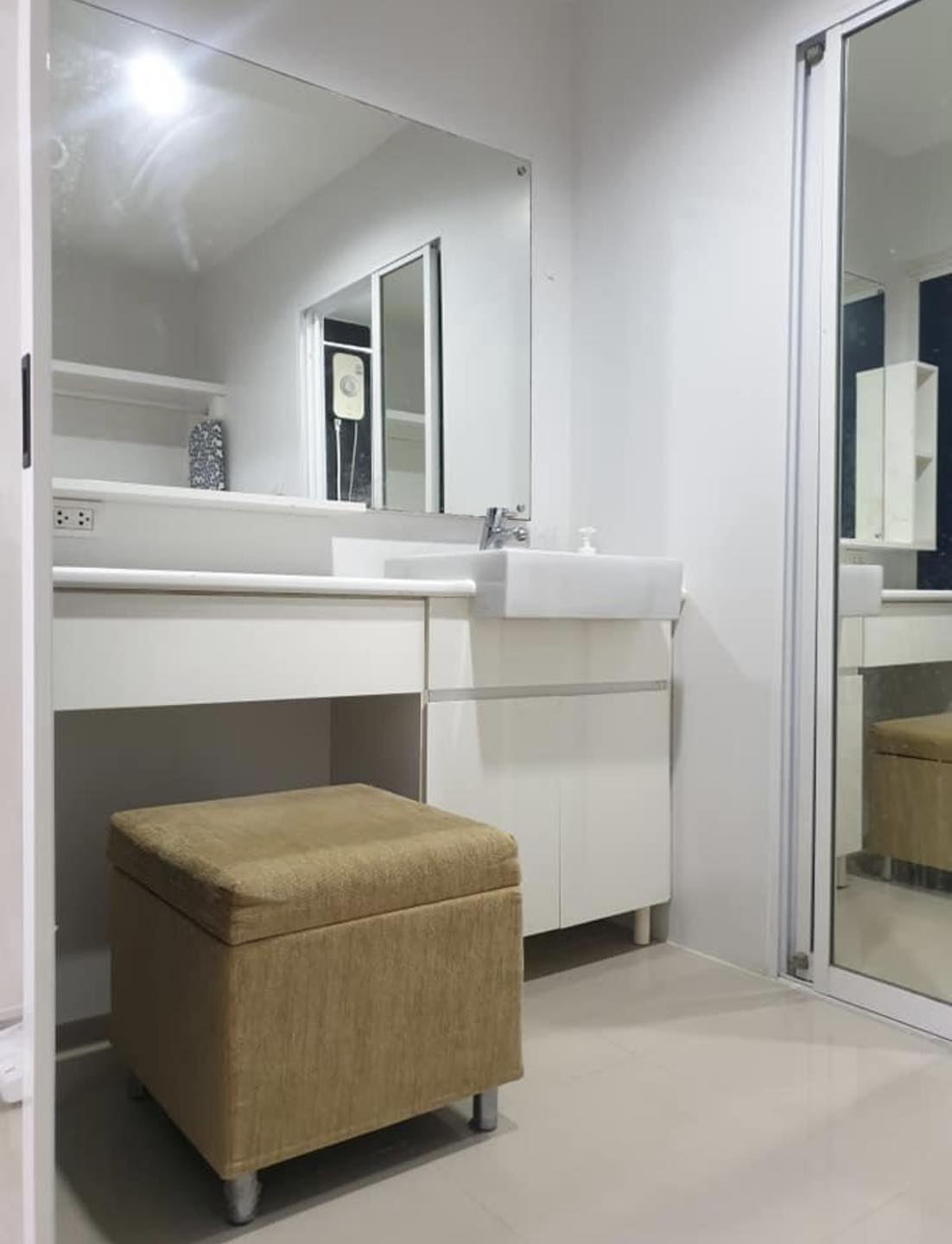 ให้เช่าคอนโด เอ สเปซ อโศก รัชดา 53 ตร.ม. 2 ห้องนอน ราคา 18,000 บาท/เดือน