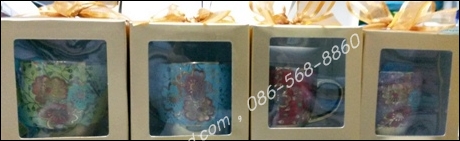 แก้วลายพร้อมกล่องทอง