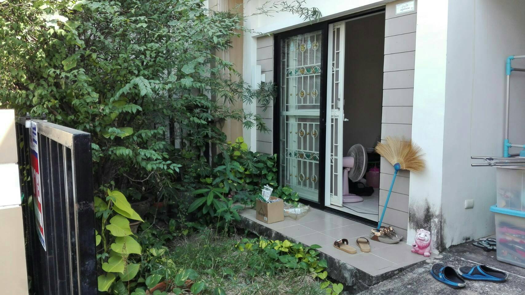 ขายทาวน์โฮม หมู่บ้านพฤกษา ลาดกระบัง 54, 2 ชั้น 3 ห้องนอน ขาย 1.65 ล้านบาท