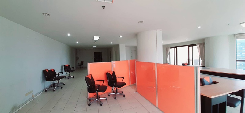 ขายคอนโด สเตท ทาวเวอร์ พื้นที่ 134 ตรม. 1 ห้องนอน ขาย 11 ล้านบาท