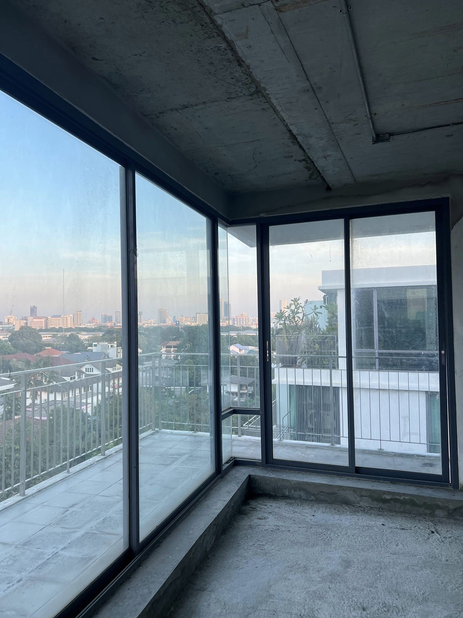 ขายคอนโด พรอม พหลโยธิน 2 พื้นที่ 206 ตร.ม. 3 ห้องนอน ขาย 30 ล้านบาท