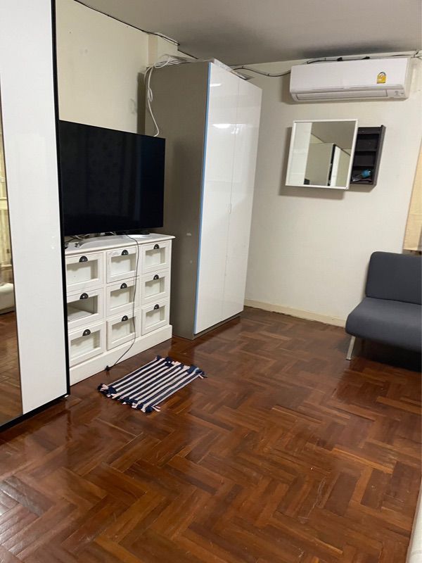 ขาย/ให้เช่าทาวน์โฮม ย่านวิภาวดี 20 พื้นที่ 26 ตรว. 5 ห้องนอน ขาย 7.5 ล้านบาท